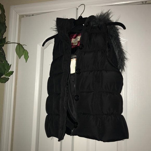 NWT hooded puffer vest. Juniors SzS. Zipper&button - Picture 3 of 5